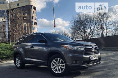 Внедорожник / Кроссовер Toyota Highlander 2016 в Харькове