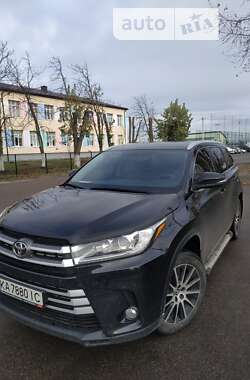 Позашляховик / Кросовер Toyota Highlander 2017 в Києві