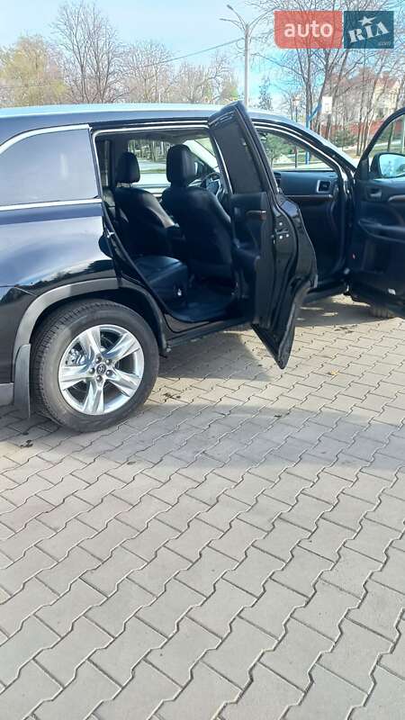 Внедорожник / Кроссовер Toyota Highlander 2016 в Измаиле фото 6 Внедорожник / Кроссовер Toyota Highlander 2016 в Измаиле