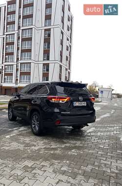 Внедорожник / Кроссовер Toyota Highlander 2019 в Ивано-Франковске