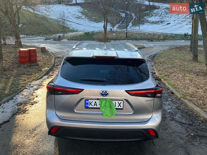 Позашляховик / Кросовер Toyota Highlander 2022 в Києві