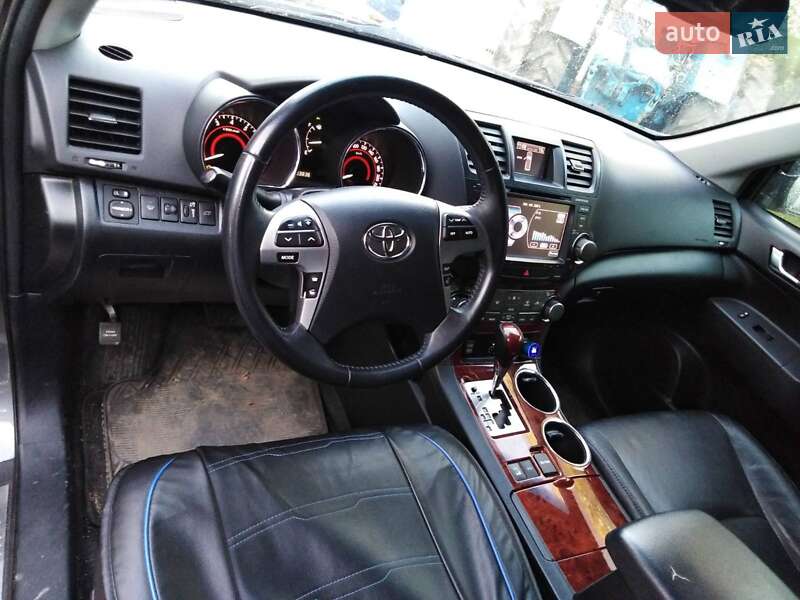 Позашляховик / Кросовер Toyota Highlander 2011 в Носівці