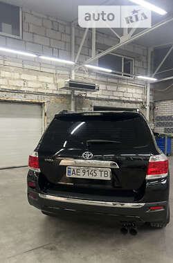 Позашляховик / Кросовер Toyota Highlander 2012 в Вільногірську