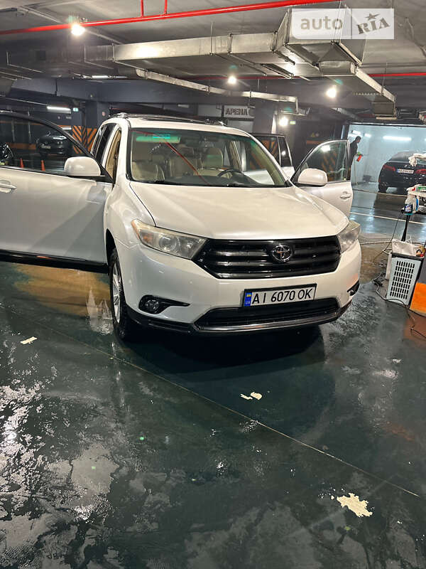 Внедорожник / Кроссовер Toyota Highlander 2013 в Киеве