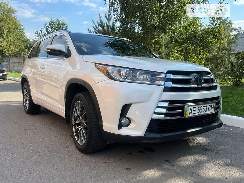 Внедорожник / Кроссовер Toyota Highlander 2017 в Днепре