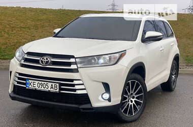 Позашляховик / Кросовер Toyota Highlander 2017 в Дніпрі