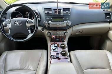 Позашляховик / Кросовер Toyota Highlander 2010 в Києві