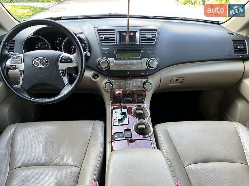 Позашляховик / Кросовер Toyota Highlander 2010 в Києві