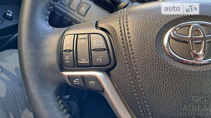 Внедорожник / Кроссовер Toyota Highlander 2015 в Одессе