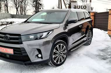 Внедорожник / Кроссовер Toyota Highlander 2018 в Виннице