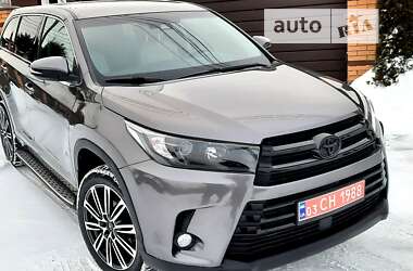 Внедорожник / Кроссовер Toyota Highlander 2018 в Виннице