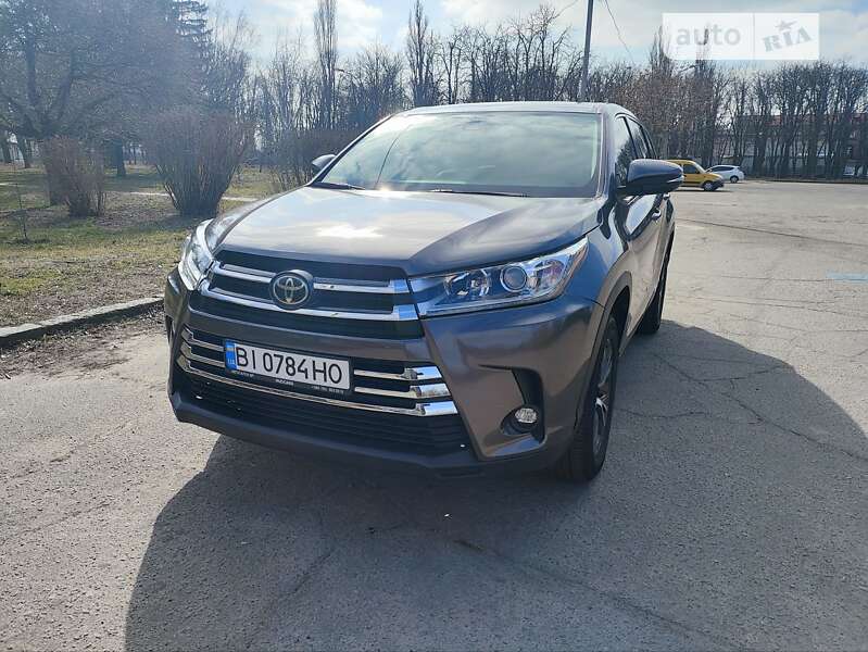 Позашляховик / Кросовер Toyota Highlander 2019 в Кременчуці