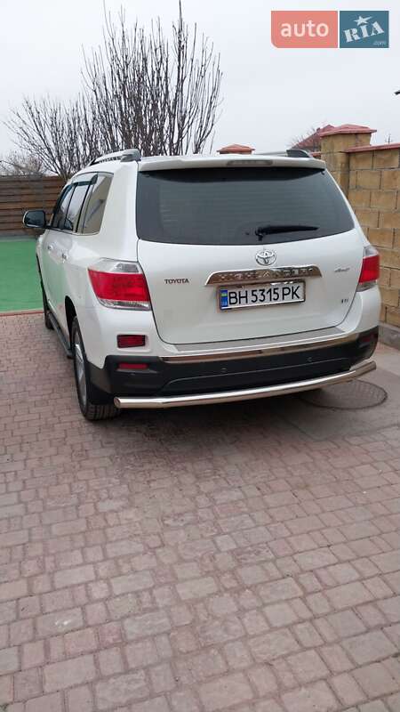 Внедорожник / Кроссовер Toyota Highlander 2013 в Одессе