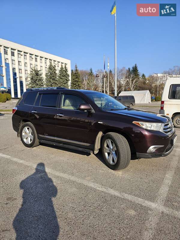 Позашляховик / Кросовер Toyota Highlander 2011 в Рівному