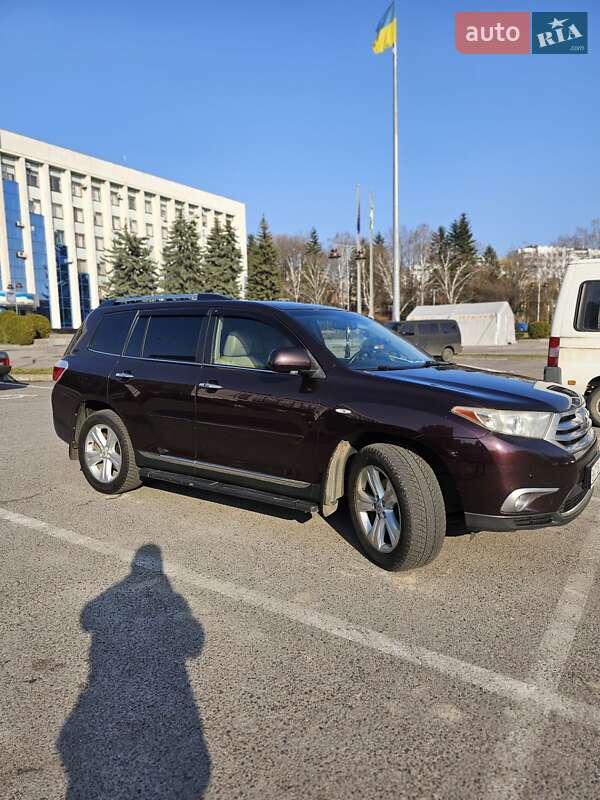 Позашляховик / Кросовер Toyota Highlander 2011 в Рівному