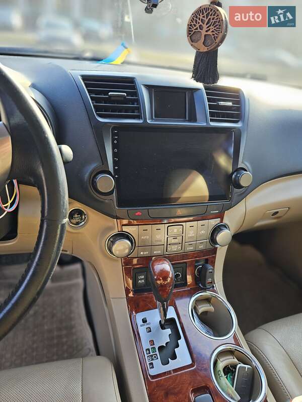 Позашляховик / Кросовер Toyota Highlander 2011 в Рівному