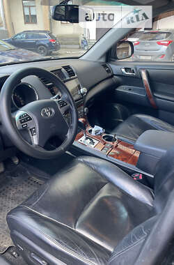 Внедорожник / Кроссовер Toyota Highlander 2011 в Ивано-Франковске