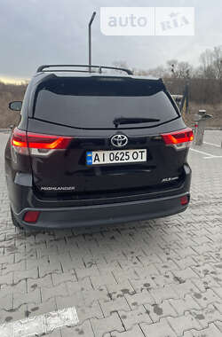 Внедорожник / Кроссовер Toyota Highlander 2019 в Ирпене