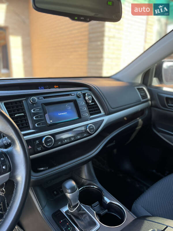 Внедорожник / Кроссовер Toyota Highlander 2017 в Нежине