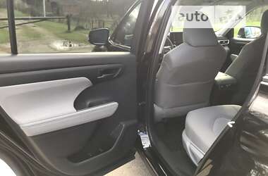 Внедорожник / Кроссовер Toyota Highlander 2020 в 