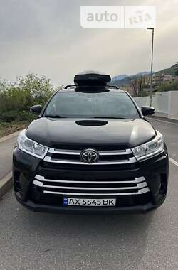 Внедорожник / Кроссовер Toyota Highlander 2019 в Харькове