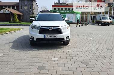 Внедорожник / Кроссовер Toyota Highlander 2015 в Черкассах