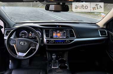 Позашляховик / Кросовер Toyota Highlander 2014 в Полтаві