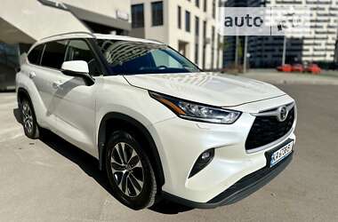 Внедорожник / Кроссовер Toyota Highlander 2020 в Киеве