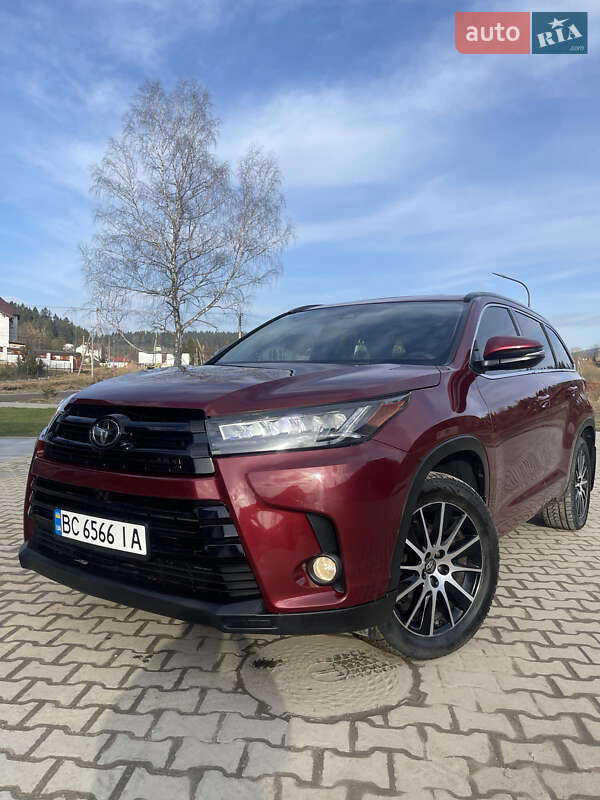 Внедорожник / Кроссовер Toyota Highlander 2017 в Бориславе