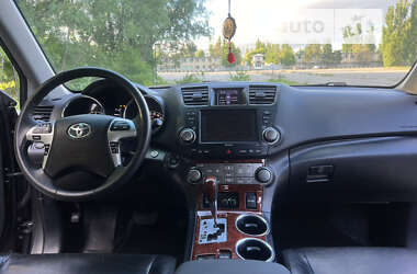 Позашляховик / Кросовер Toyota Highlander 2011 в Києві