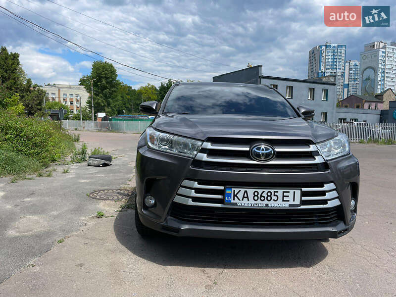 Позашляховик / Кросовер Toyota Highlander 2019 в 