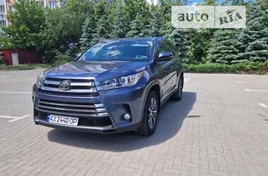 Внедорожник / Кроссовер Toyota Highlander 2017 в Харькове