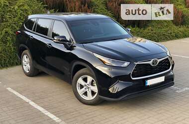 Внедорожник / Кроссовер Toyota Highlander 2023 в Луцке