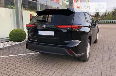 Внедорожник / Кроссовер Toyota Highlander 2023 в Луцке