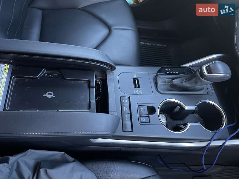 Внедорожник / Кроссовер Toyota Highlander 2020 в Одессе