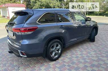 Позашляховик / Кросовер Toyota Highlander 2017 в Києві