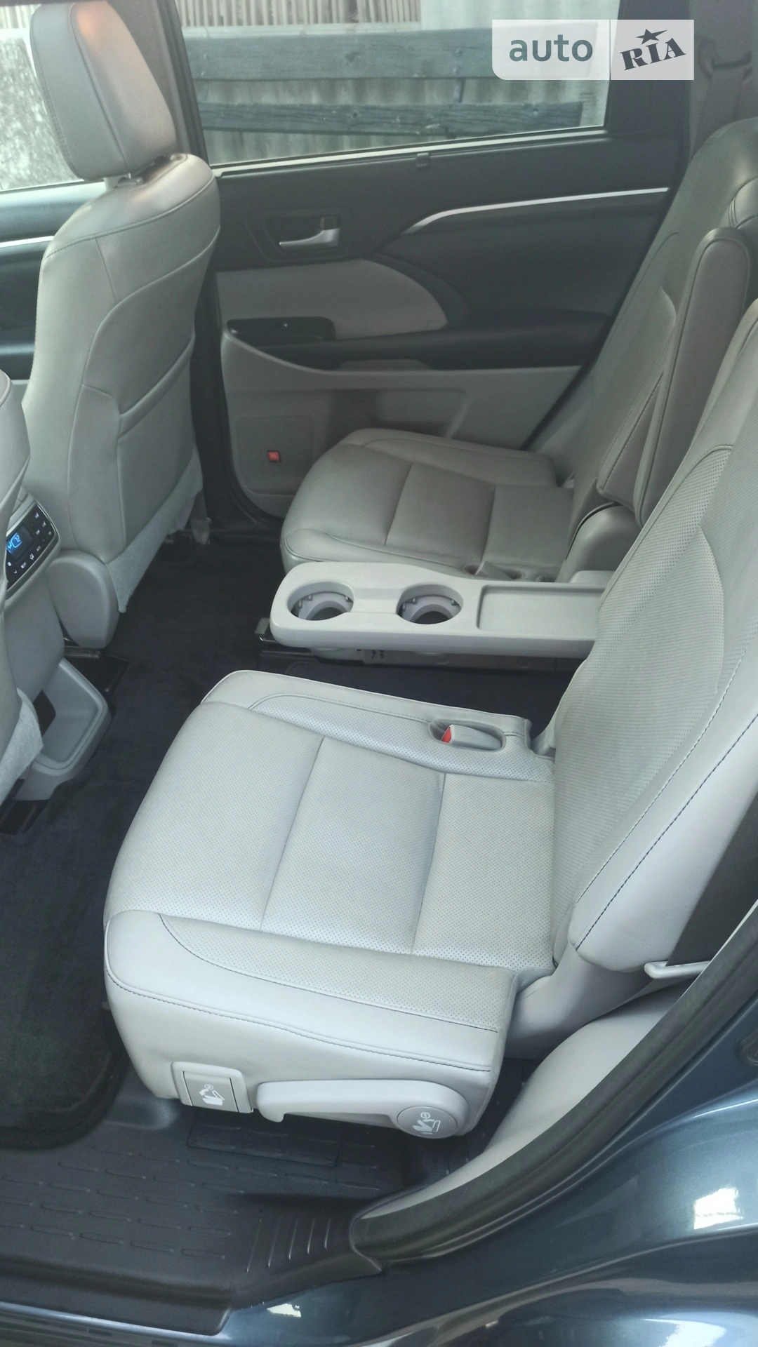 2017 Toyota Highlander - мініатюра 8