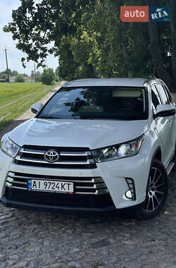 Внедорожник / Кроссовер Toyota Highlander 2019 в 