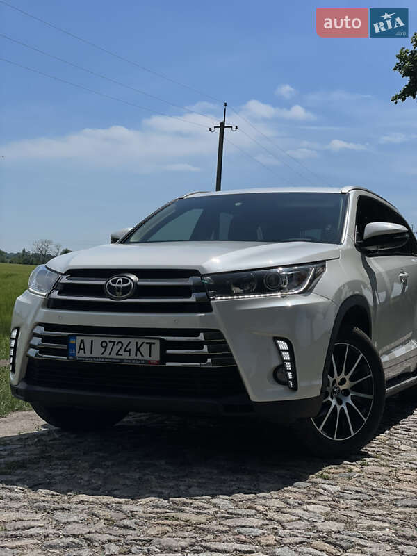 Позашляховик / Кросовер Toyota Highlander 2019 в Києві