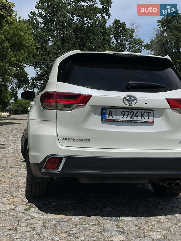 Позашляховик / Кросовер Toyota Highlander 2019 в Києві