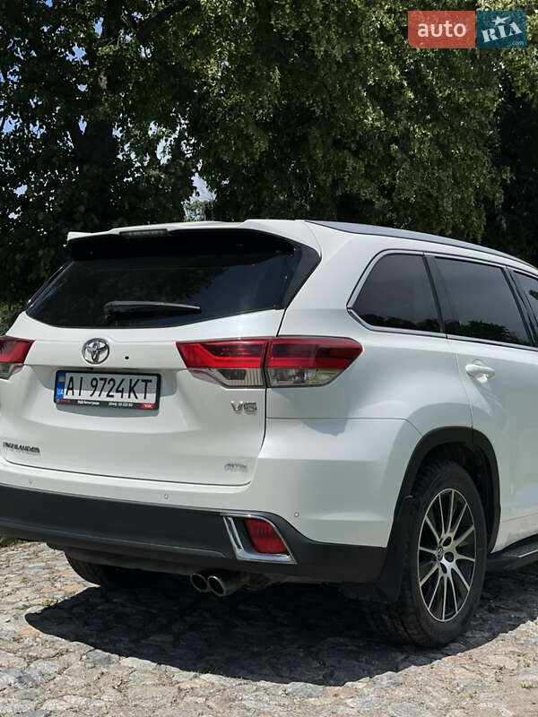Позашляховик / Кросовер Toyota Highlander 2019 в Києві