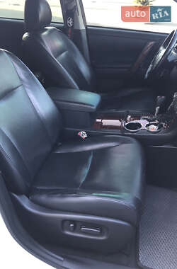 Позашляховик / Кросовер Toyota Highlander 2012 в 