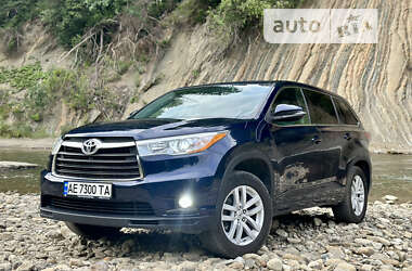 Внедорожник / Кроссовер Toyota Highlander 2014 в Днепре