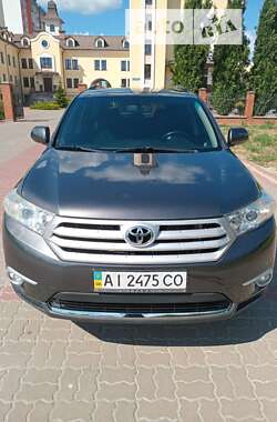 Внедорожник / Кроссовер Toyota Highlander 2012 в Обухове