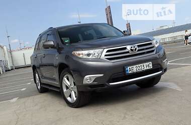 Позашляховик / Кросовер Toyota Highlander 2011 в Києві