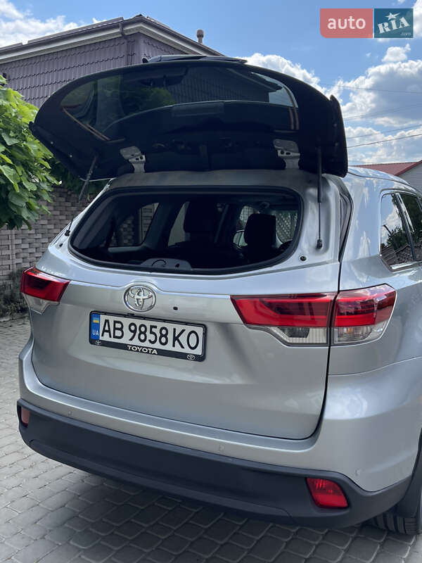 Позашляховик / Кросовер Toyota Highlander 2018 в Тульчині