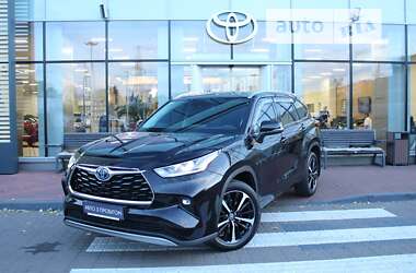 Позашляховик / Кросовер Toyota Highlander 2022 в Києві