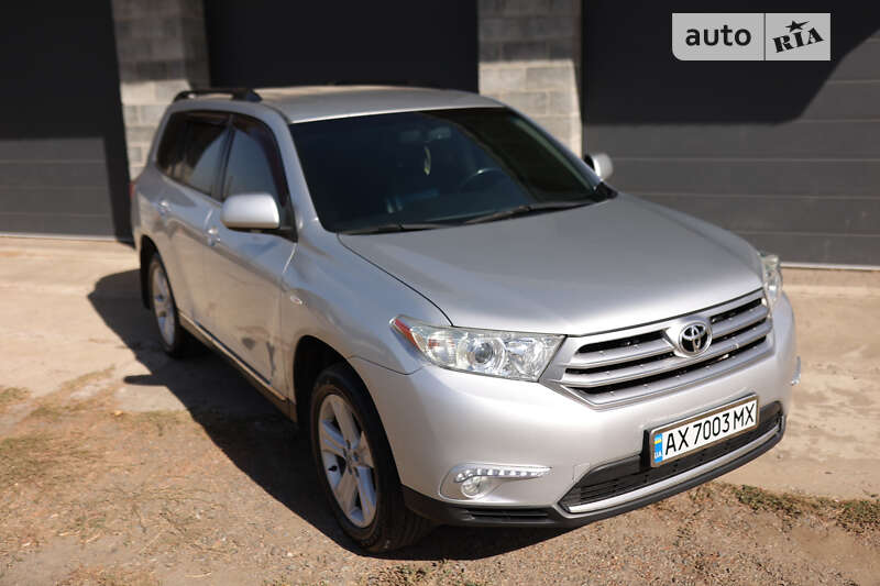 Позашляховик / Кросовер Toyota Highlander 2010 в Харкові