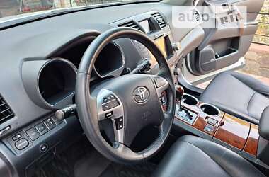 Позашляховик / Кросовер Toyota Highlander 2012 в Краснограді