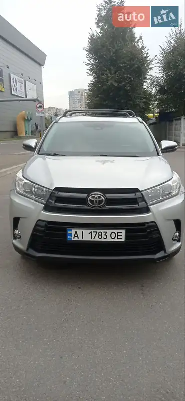 Toyota Highlander 2018 VIN 5TDBZRFH5JS899680 фото оголошення 30 з 75